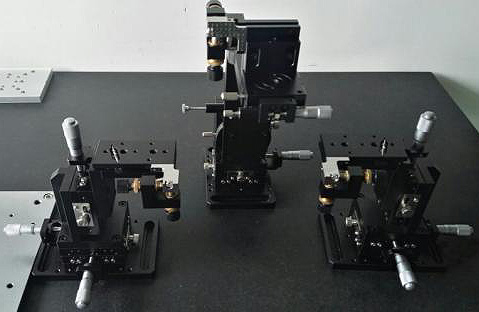 Optical Communication Device Coupling Station